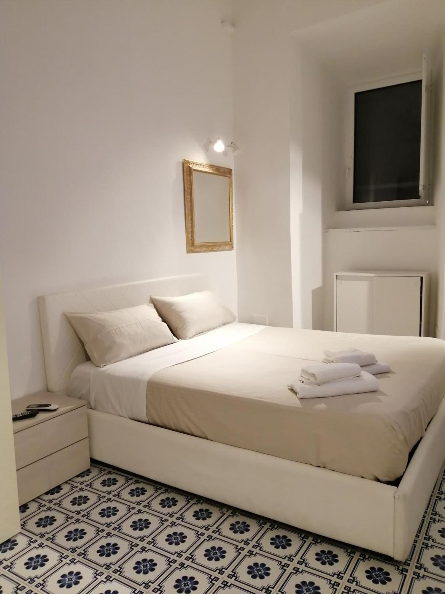 B&B Palazzo Satriano เนเปิลส์ ห้อง รูปภาพ