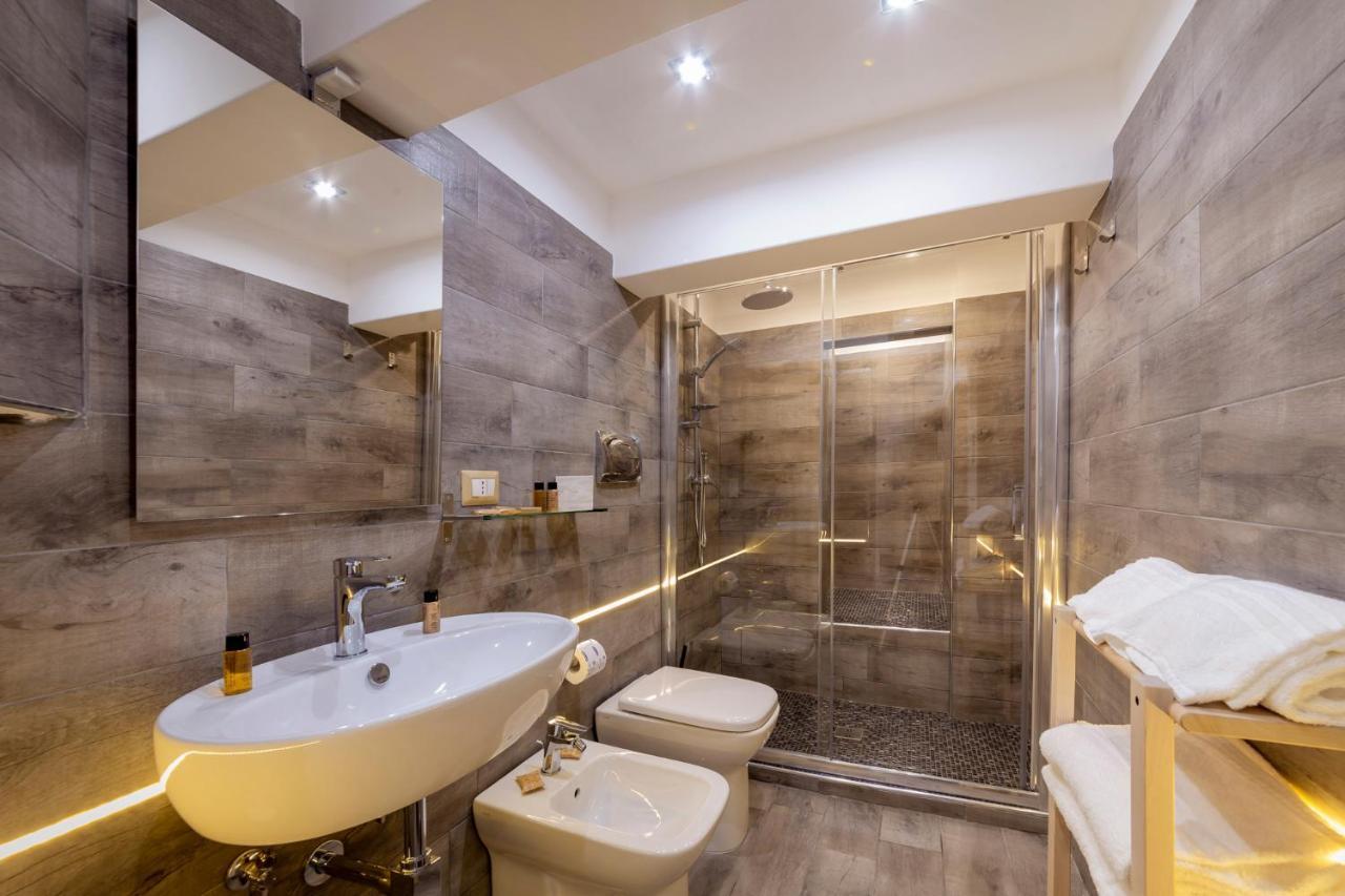 B&B Palazzo Satriano เนเปิลส์ ภายนอก รูปภาพ