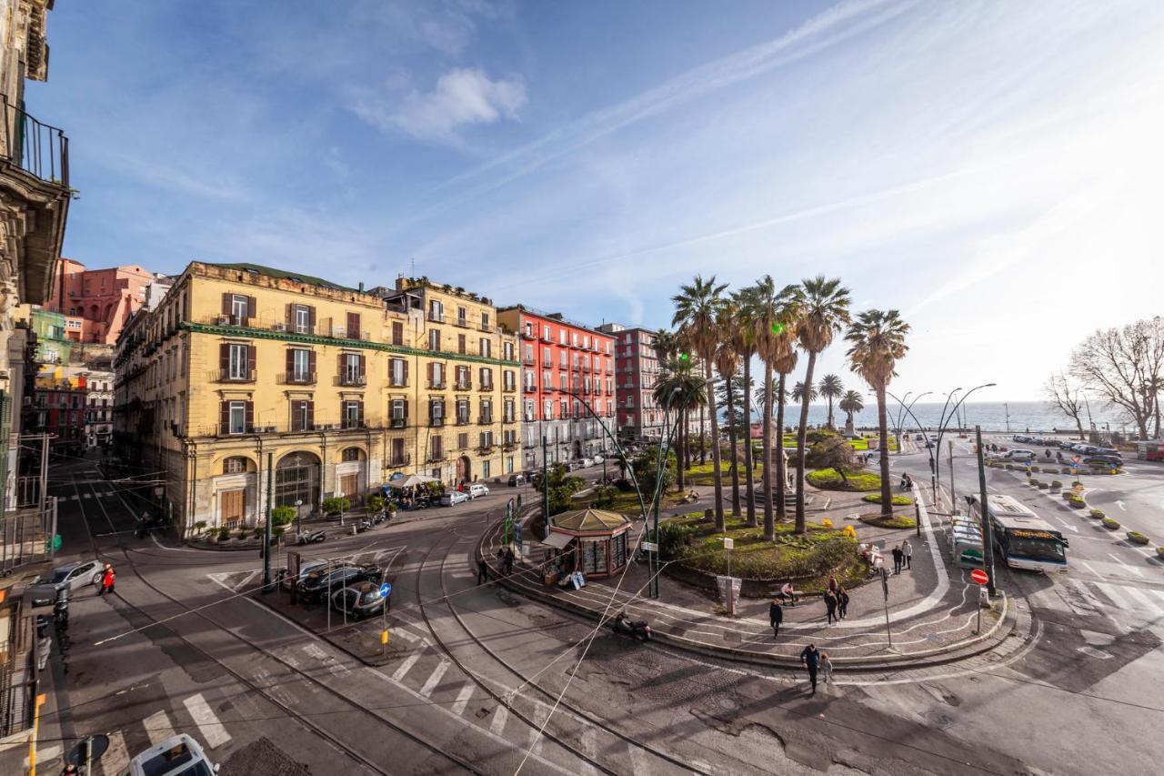 B&B Palazzo Satriano เนเปิลส์ ภายนอก รูปภาพ