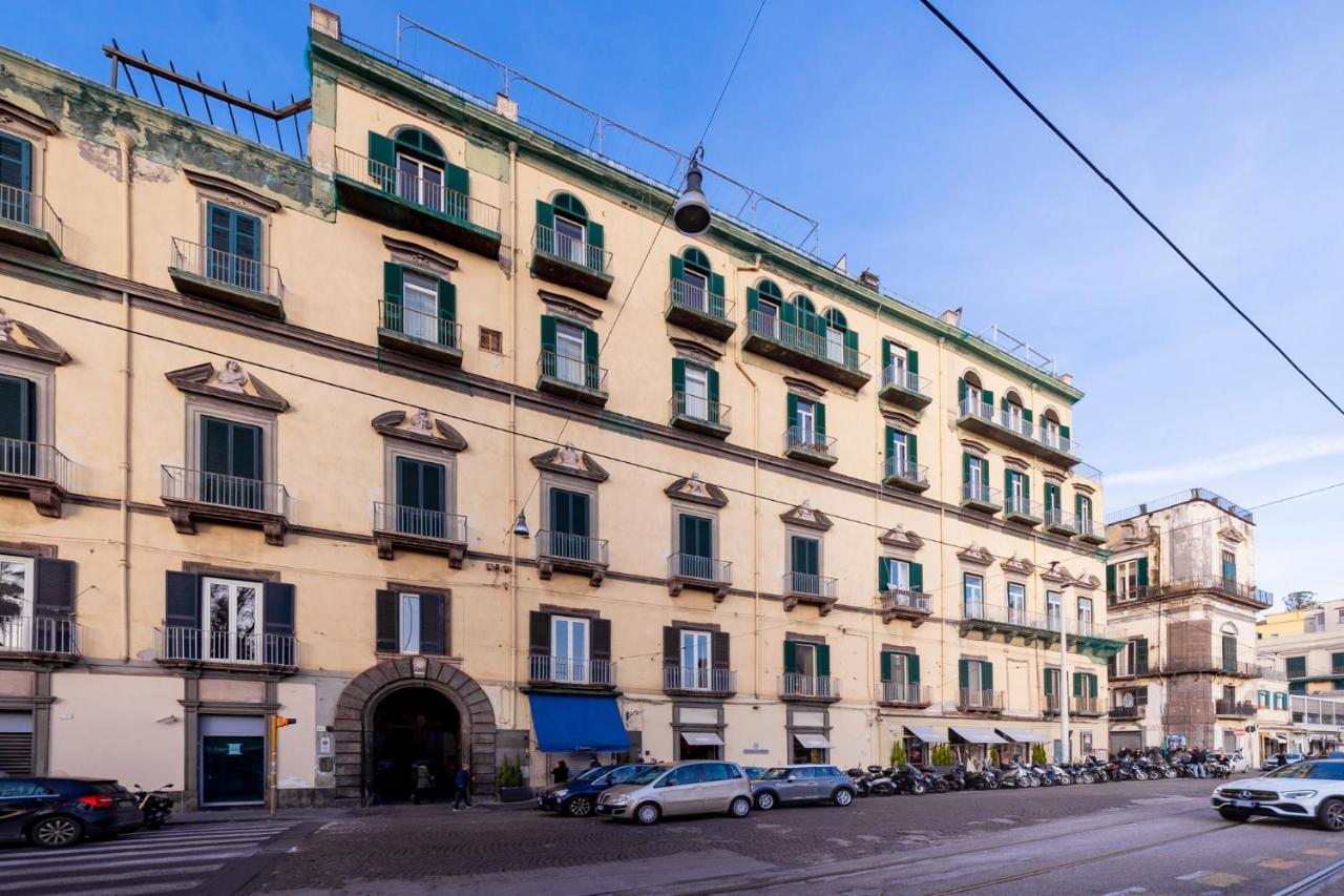 B&B Palazzo Satriano เนเปิลส์ ภายนอก รูปภาพ