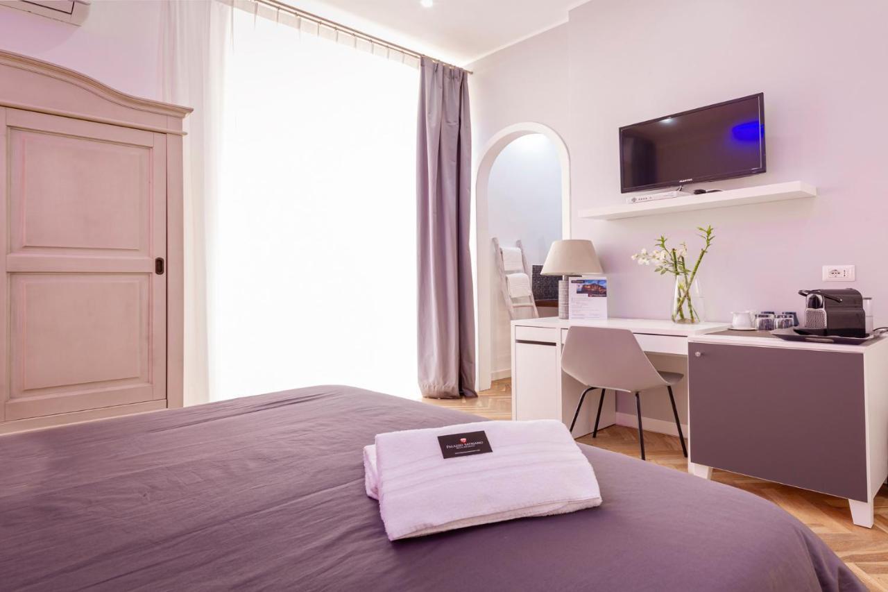 B&B Palazzo Satriano เนเปิลส์ ภายนอก รูปภาพ