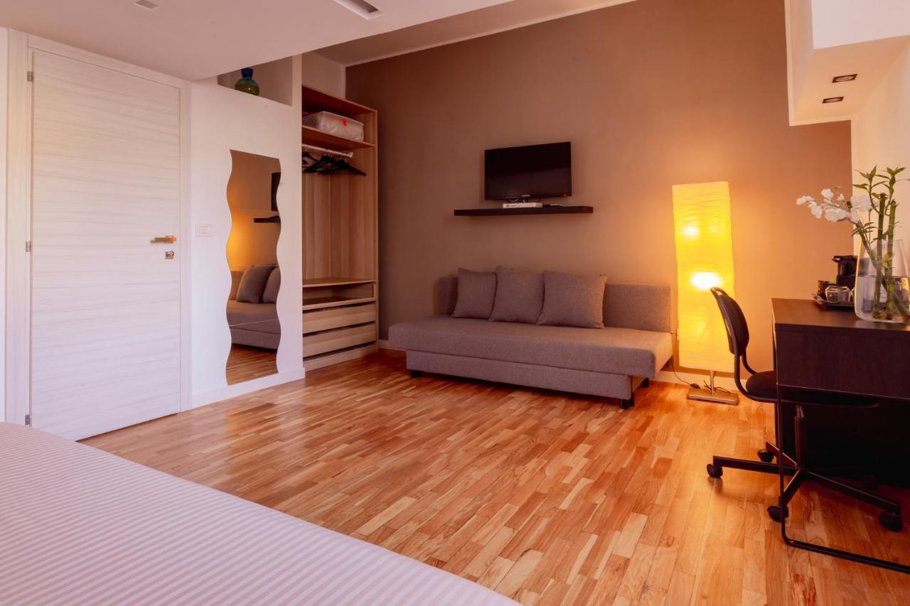 B&B Palazzo Satriano เนเปิลส์ ภายนอก รูปภาพ