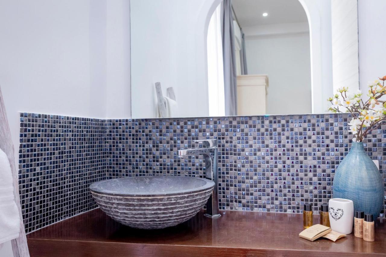 B&B Palazzo Satriano เนเปิลส์ ภายนอก รูปภาพ